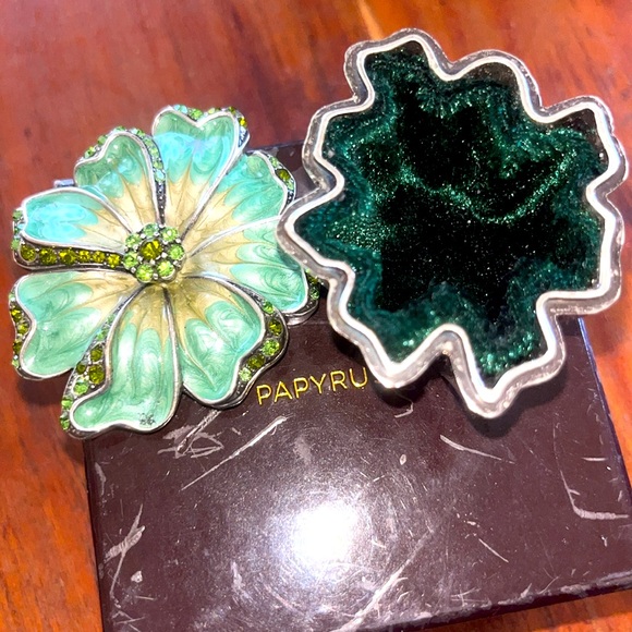 Papyrus - Picture 3 of 3